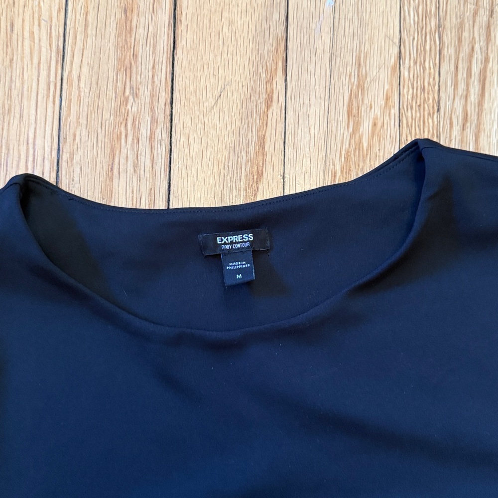 Body Contour High Compression Matte 90's Cropped Tee - black M - Picture 3 of 5